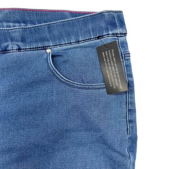 Isaac Mizrah Live! Divine Denim Bootcut Jeans (26W) - Picture 4 of 10